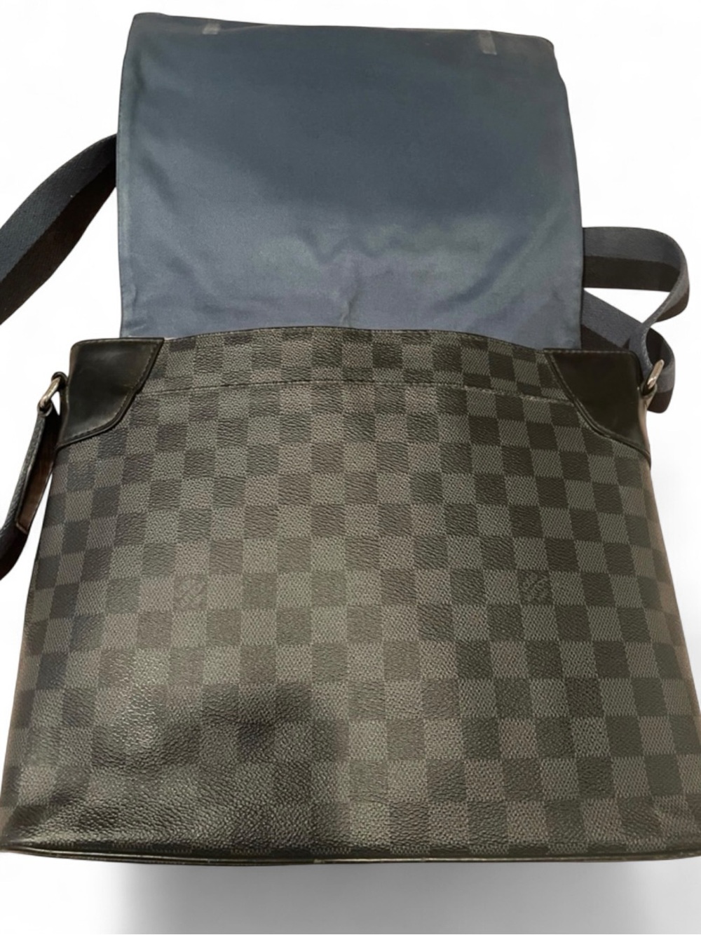 ✨💎LOUIS VUITTON💎✨ Damier Graphite & Blue Messenger Bag - Picture 2 of 14